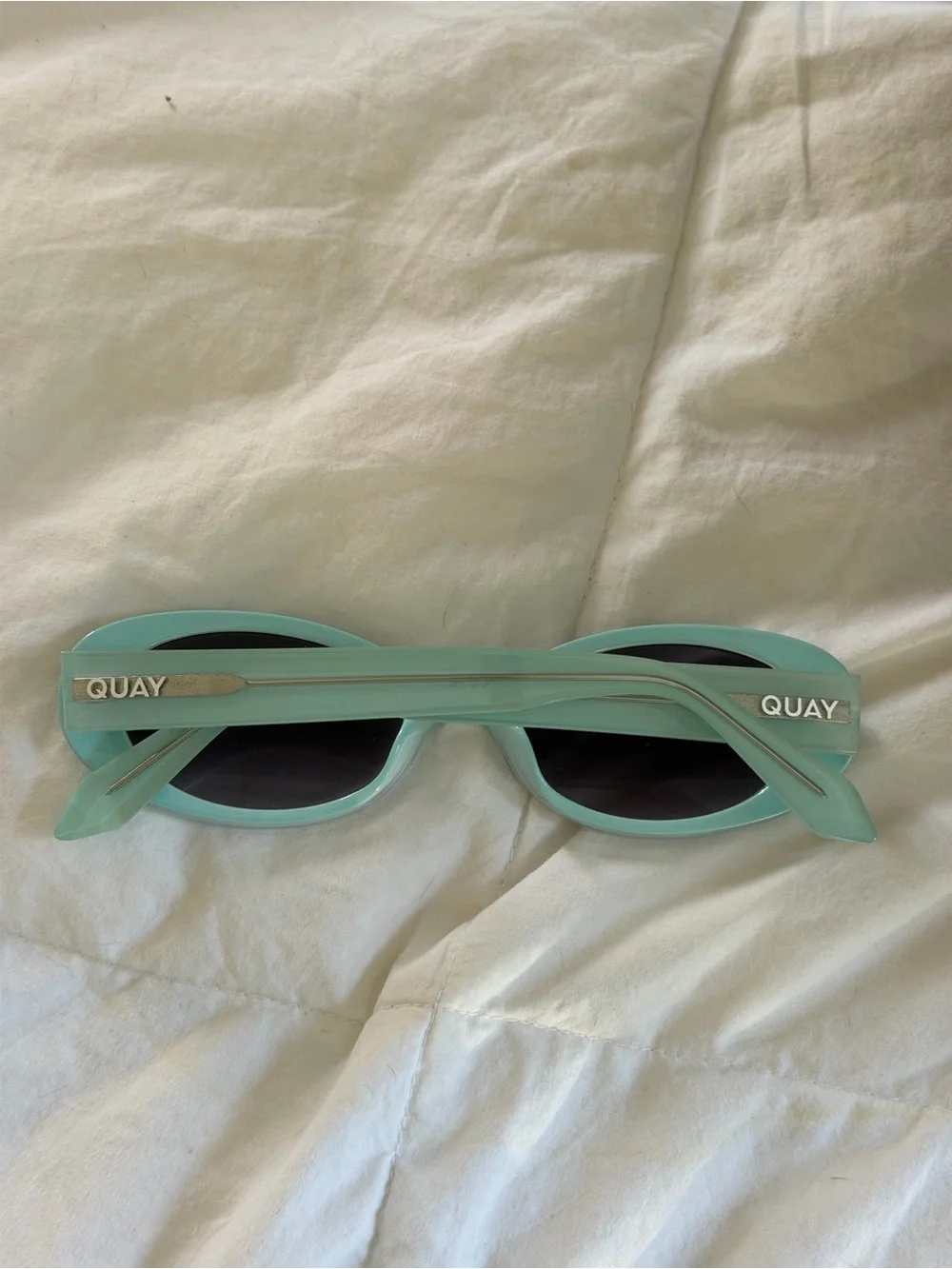 Quay Australia felt cute Light Blue Oval Sunglasses